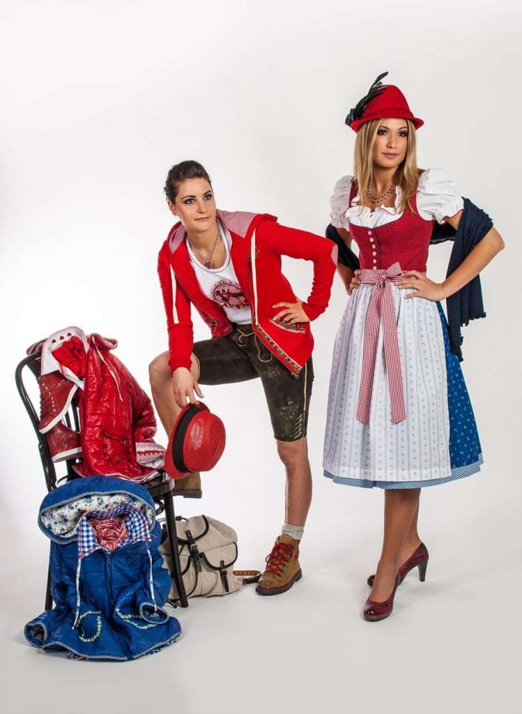 Kurze Trachten-Lederhose für Damen (Wildbock, Ziegenvelour, Reh-Leder oder Sämisch-Hirschleder)