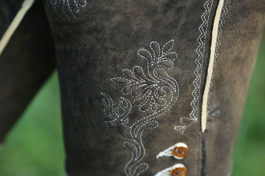 Maßgeschneiderte Lederhosen